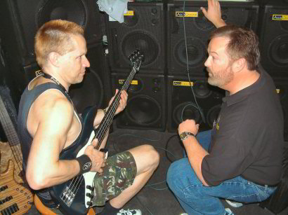 Vail Johnson plays the British Racing Green BassLab SOUL-IV, while Mark Wright of AccuGroove highlights his Tri210L cab.
